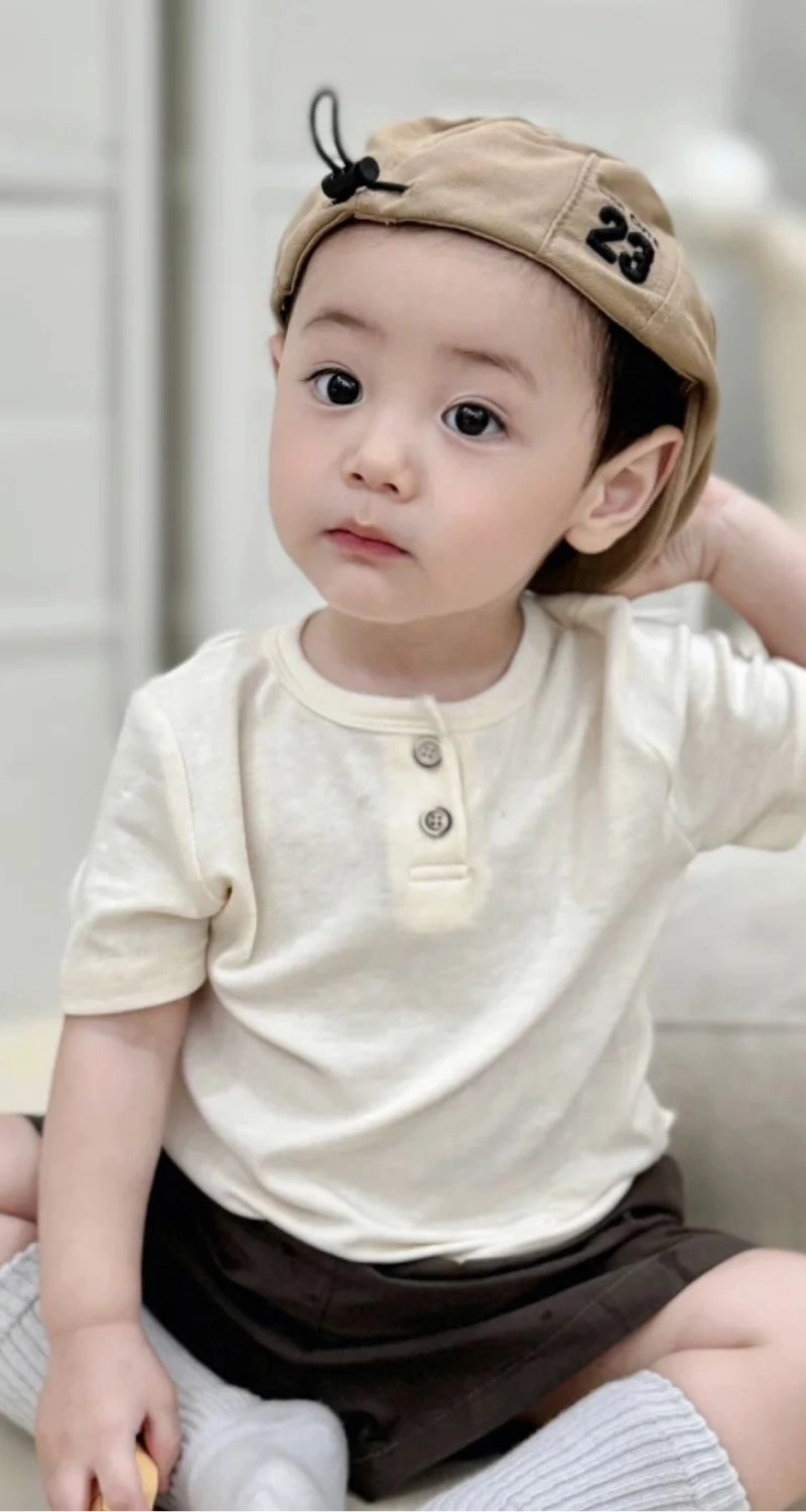Hình nền bé yêu cho điện thoại