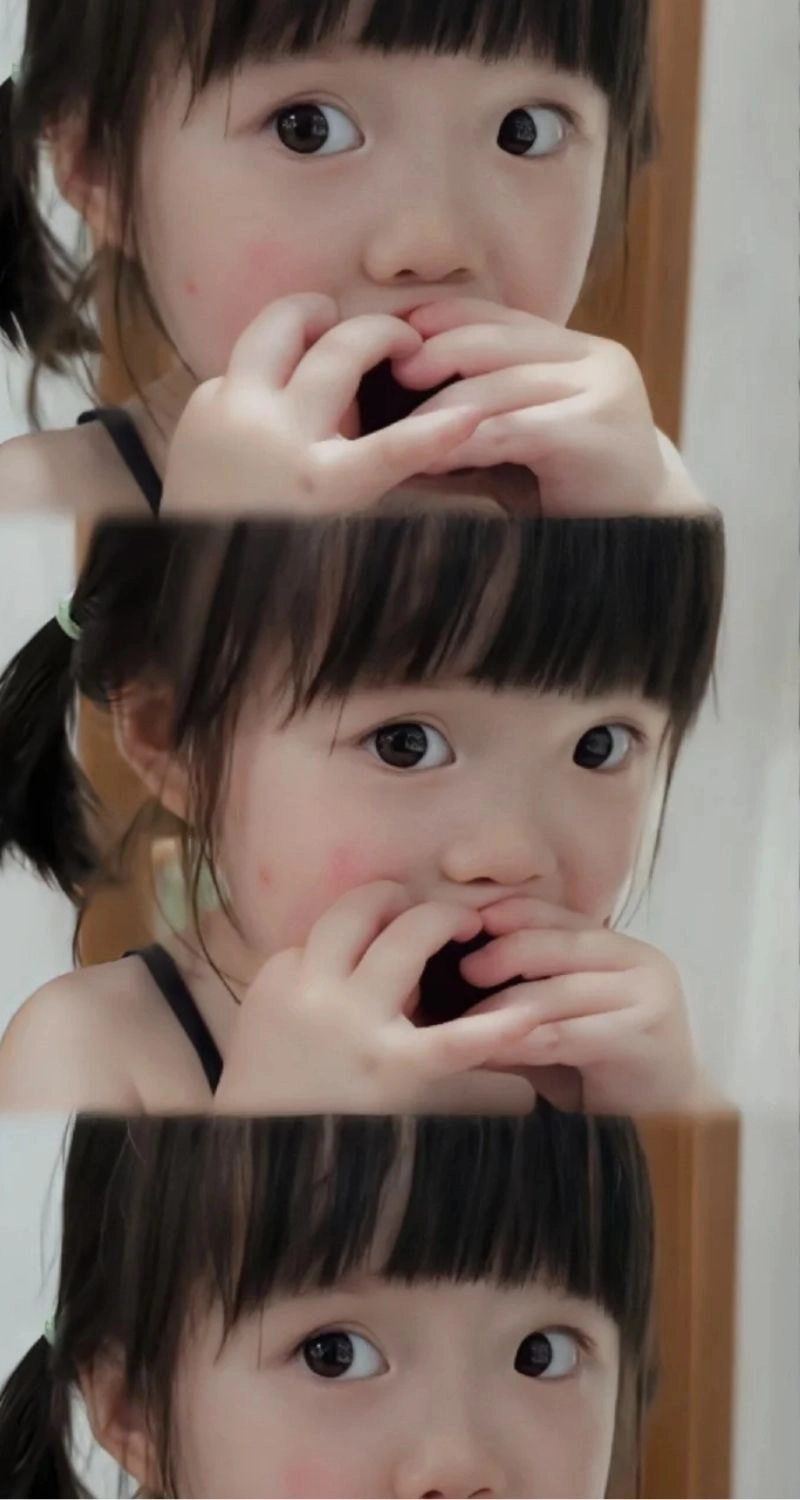 Em bé đáng yêu làm hình nền điện thoại
