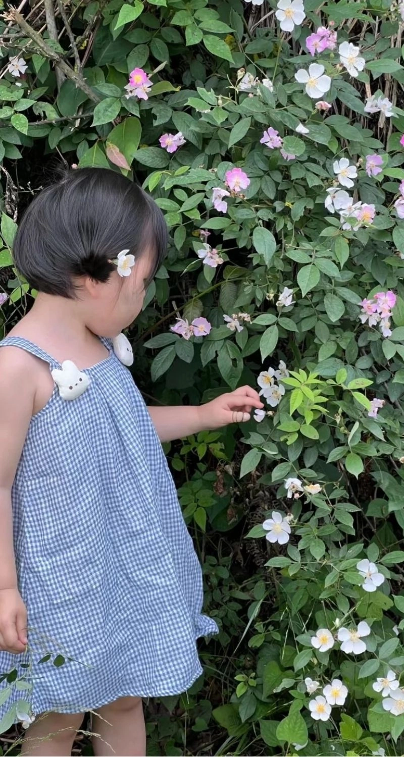 Ảnh nền cute của em bé cho di động
