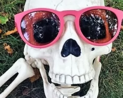 Cười không ngớt với 217+ ảnh Skeleton meme siêu bựa, bá đạo