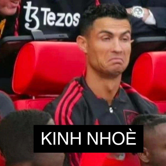 meme ronaldo bĩu môi